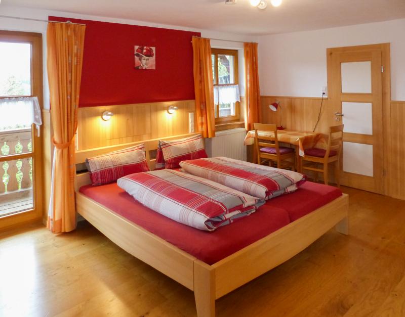 Bett im Zimmer 3 im Haurihäusle Bett im Zimmer 3 im Haurihäusle